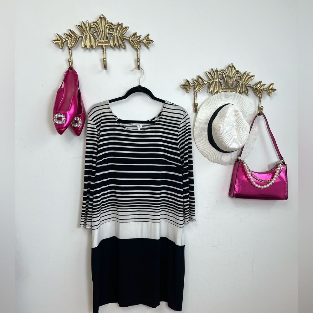 Striped contemporary dress Xl ptp 24” l 37”